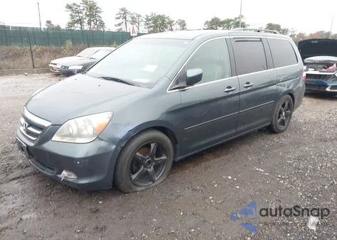 2006 Honda Odyssey Touring z USA, uszkodzony, nr VIN 5FNRL38896B083030